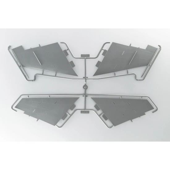 ICM 48905 - 1/48 MiG-25 BM Soviet Strike Aircraft Plane Model Kit Aircraft scale