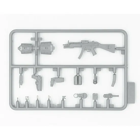 ICM 16009 - 1/16 - British Police Female Officer - plastic model kit scale