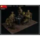 MINIART 35325 Dinner On The Front 5 Figures Plastic Models Kit 1/35 scale