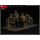 MINIART 35325 Dinner On The Front 5 Figures Plastic Models Kit 1/35 scale
