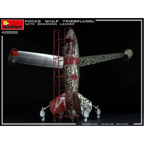 Miniart 40005 - 1/35 FW TRIEBFLUGEL With Boarding Staircas Plastic Models Kit