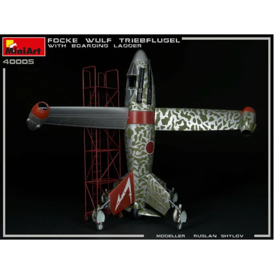 Miniart 40005 - 1/35 FW TRIEBFLUGEL With Boarding Staircas Plastic Models Kit