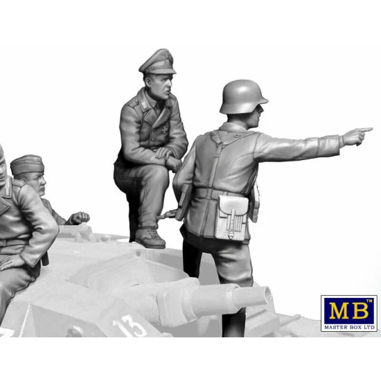 Master Box 35208 - 1/35 German StuG III Crew. WW II era 5 figures