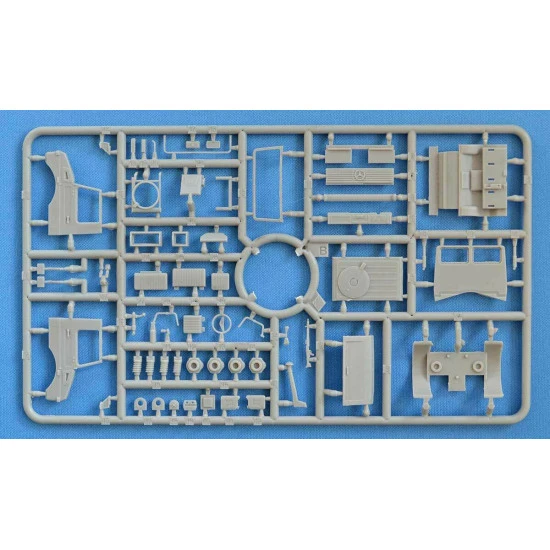 ACE 72451 - 1/72 U1300L 4x4 Krankenwagen Ambulance plastic model kit ACE 72451 - 1/72 U1300L 4x4 Krankenwagen Ambulance plastic model kit