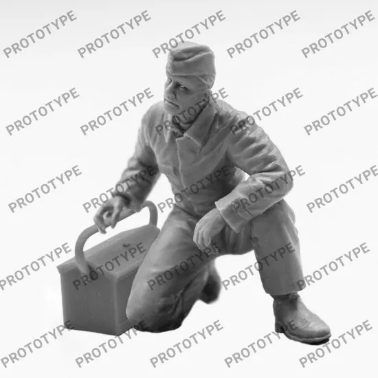 ICM 32109 - 1/32 German Luftwaffe Ground Personnel (1939-1945) 3 figures