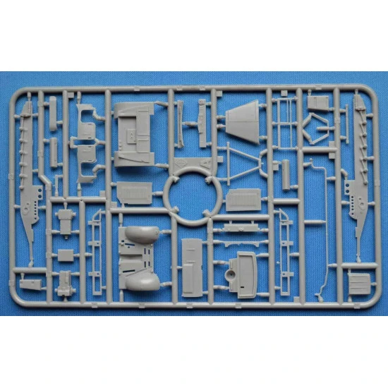 ACE 72573 - 1/72 - 3,7cm Flak 36 auf Fahrgestell mZgKw 5t Sd.Kfz.6/2