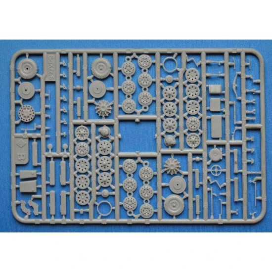 ACE 72573 - 1/72 - 3,7cm Flak 36 auf Fahrgestell mZgKw 5t Sd.Kfz.6/2