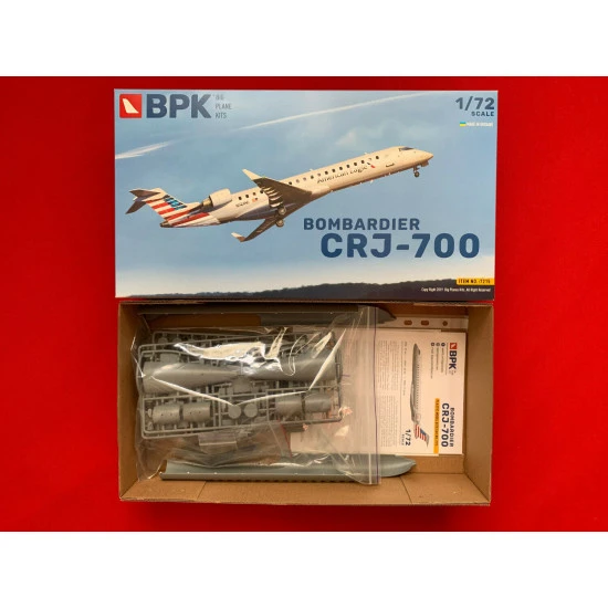 BPK 7215 - 1/72 - Bombardier CRJ-700 airplane Scale model kit