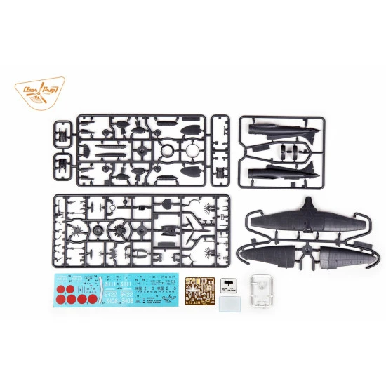 Clear Prop CP72009 1/72 A5M2b Claude late version scale model kit, Length 105 mm