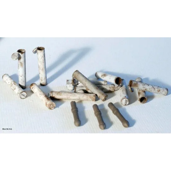 Dnepro Model DM3525 1/35 German Nebelwerfer 41 ammo, ammo container scale model