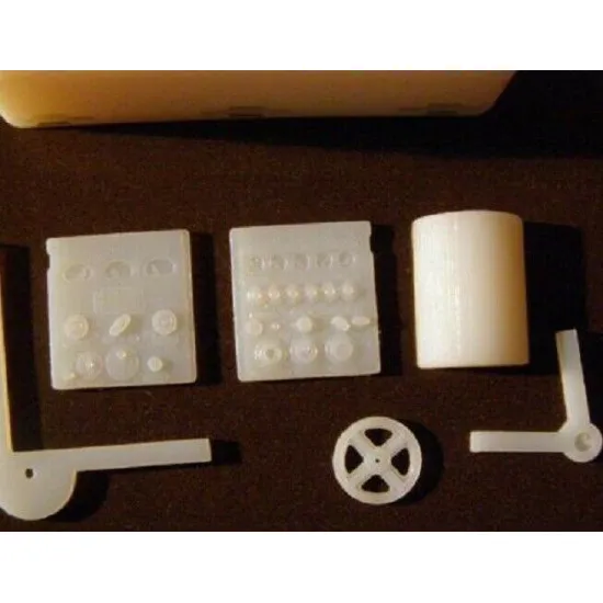 Dnepro Model DM3545 - 1/35 8 KW Flakscheinwerfer agregator WWII, scale model kit