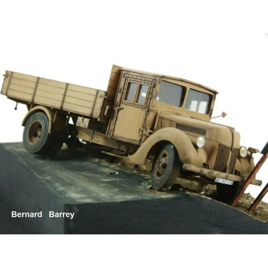 Dnepro Model DM3563 - 1/35 Ford V3000 Einheitskabine (Detail set for ICM 35411)