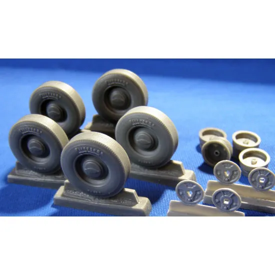 Dnepro Model Dm3595 1/35, 1940 Ford 0,75 T Pickup Civil Version Scale Model Kit