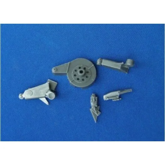 Dnepro Model DM35113 1/35 VK.501 Ammunition carrier based Panther chassis