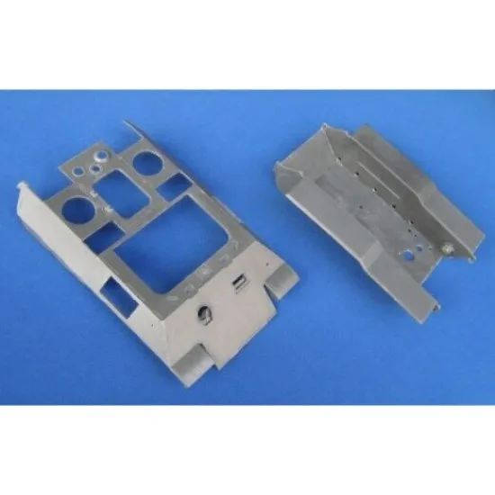 Dnepro Model DM35113 1/35 VK.501 Ammunition carrier based Panther chassis