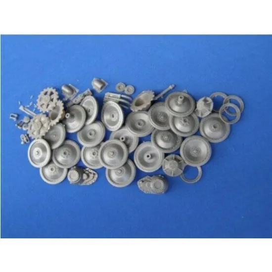 Dnepro Model DM35113 1/35 VK.501 Ammunition carrier based Panther chassis