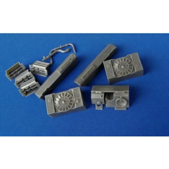 Dnepro Model DM35113 1/35 VK.501 Ammunition carrier based Panther chassis