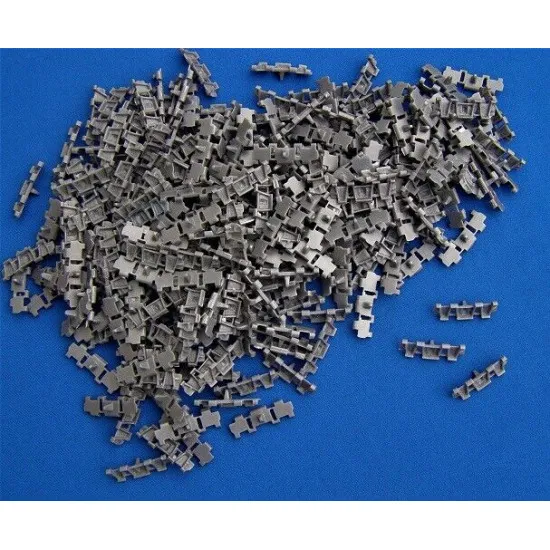 Dnepro Model DM1604 - 1/16, 41M Turan II Vezer Turan WWII scale model kit