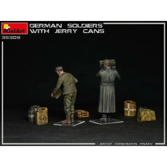MINIART 35286 - 1/35 - GERMAN SOLDIERS WITH JERRY CANS (2 figures)
