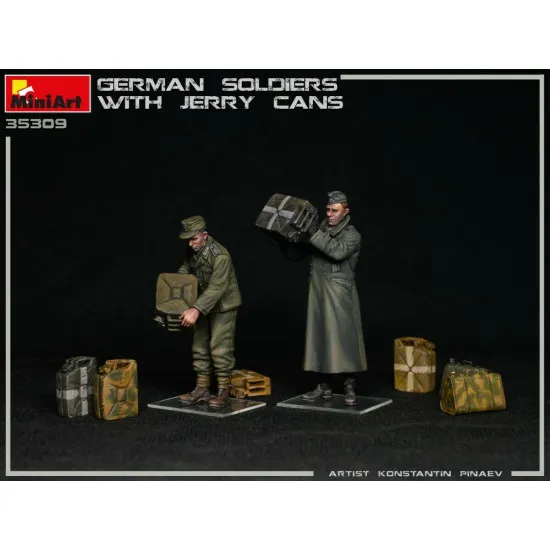 MINIART 35286 - 1/35 - GERMAN SOLDIERS WITH JERRY CANS (2 figures)