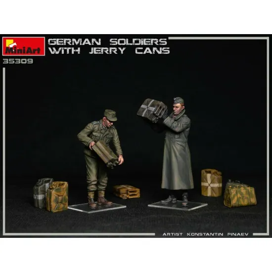 MINIART 35286 - 1/35 - GERMAN SOLDIERS WITH JERRY CANS (2 figures)