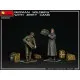MINIART 35286 - 1/35 - GERMAN SOLDIERS WITH JERRY CANS (2 figures)