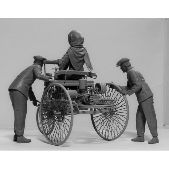 ICM 24041 - 1/24 - Benz Patent-Motorwagen 1886 with Mrs. Benz Sons 1885