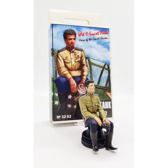 Mini Tank 3202 - 1/32 - Soviet pilot of the second half of the Second World War