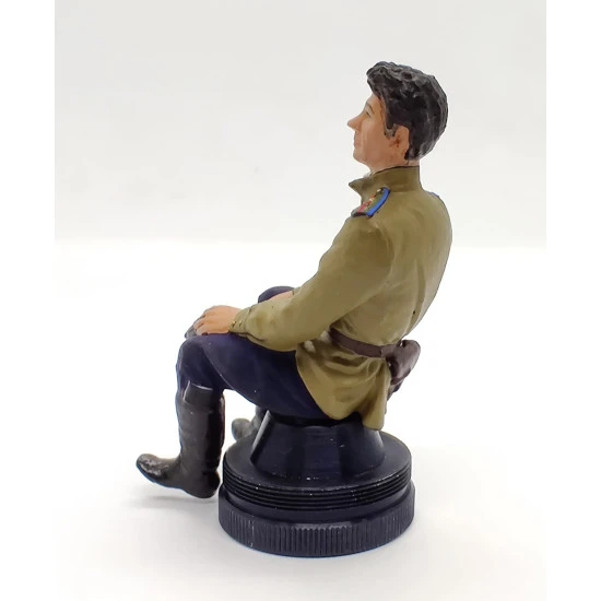 Mini Tank 3202 - 1/32 - Soviet pilot of the second half of the Second World War