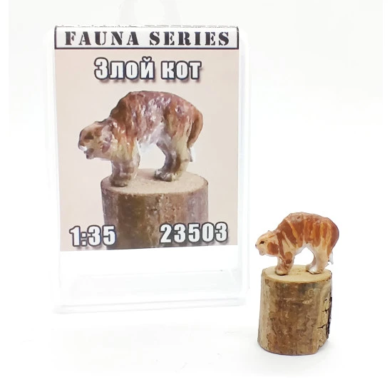 Mini Tank 23503 - 1/35 - Angry cat. Painted figure