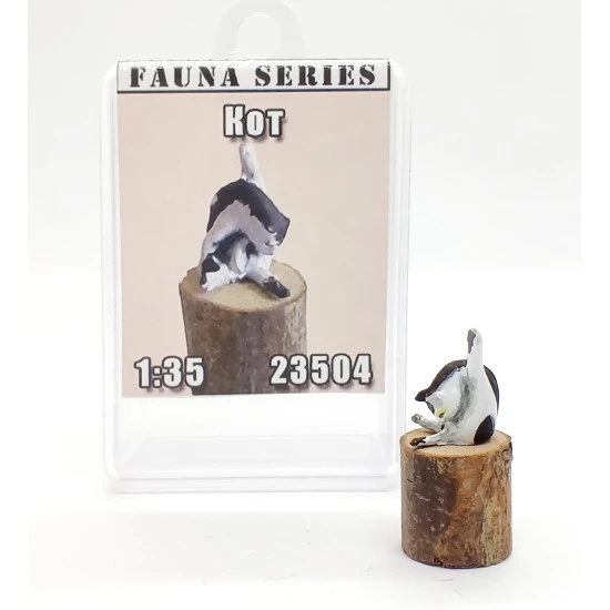 Mini Tank 23504 - 1/35 - Cat licks. Painted figure