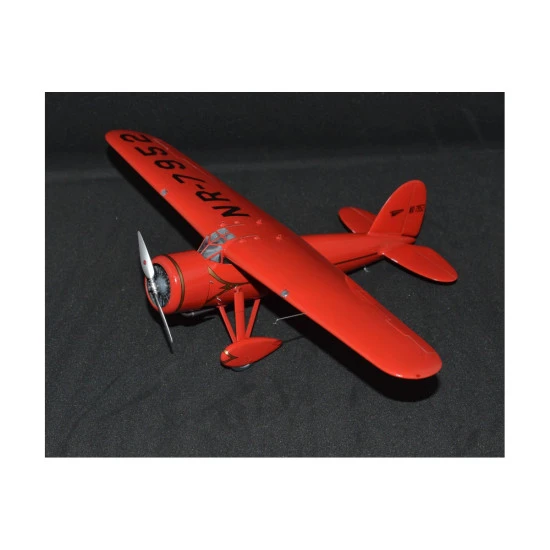 Dora Wings DW 48022 Lockheed Vega 5b Record flights plastic model kit, scale 1/48
