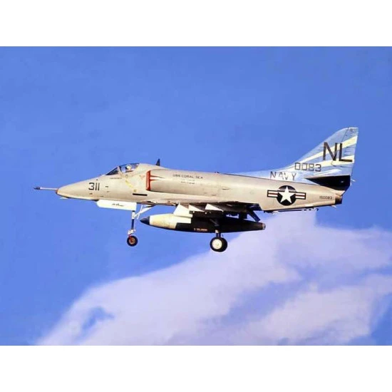 CAT4 R48014 - 1/48 - A-4E/F/L/M Skyhawk wheels type3 flat. Resin Parts set