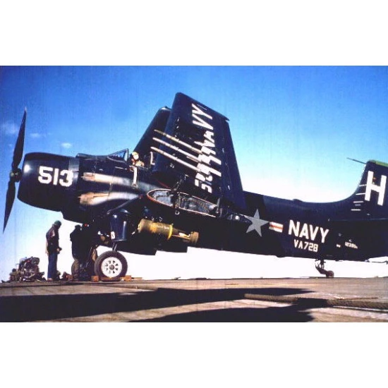 CAT4 R48033 - 1/48 - AD-2/3/4/6 Skyraider wheels. Resin Parts set