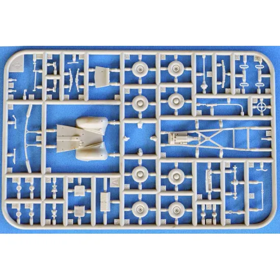 ACE 72551 - 1/72 - Super Snipe Station Wagon (Woodie). Plastic model kit