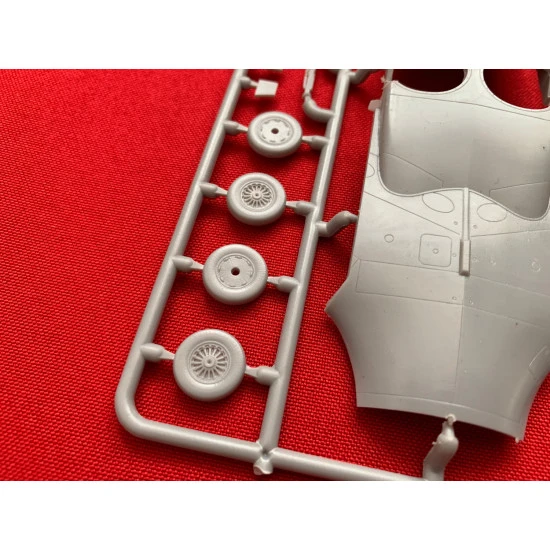 BPK 7216 - 1/72 - Bombardier CRJ-900 airplane Scale model kit