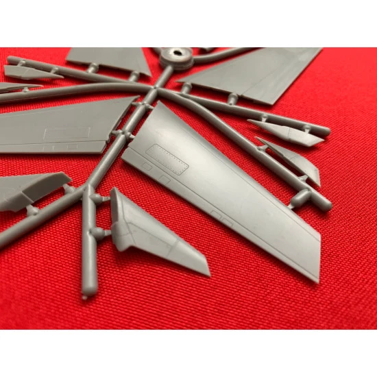 BPK 7216 - 1/72 - Bombardier CRJ-900 airplane Scale model kit