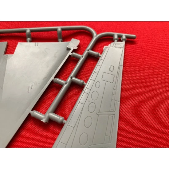 BPK 7216 - 1/72 - Bombardier CRJ-900 airplane Scale model kit