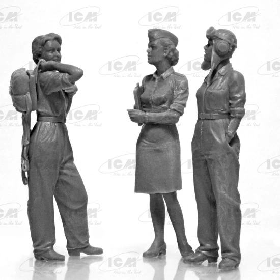 ICM 32051 - 1/32 - Stearman PT-17 with American Cadets. Scale model kit