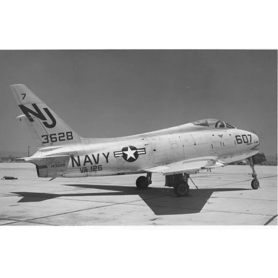 CAT4 R48005 - 1/48 North American FJ-4/4B Fury Resin Wheels set US Type 2 Beams