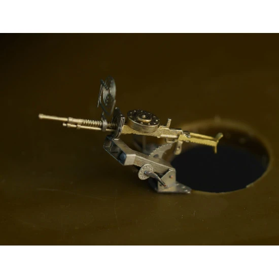 DT-29 MACHINE GUN EARLY ON MOUNT P-40 USSR 1/72 MINI WORLD 7250C