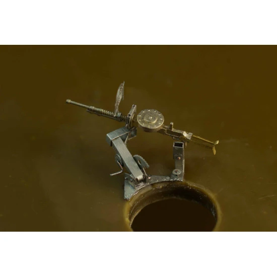 DT-29 MACHINE GUN EARLY ON MOUNT P-40 USSR 1/72 MINI WORLD 7250C
