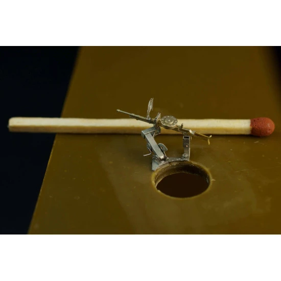 DT-29 MACHINE GUN EARLY ON MOUNT P-40 USSR 1/72 MINI WORLD 7250C