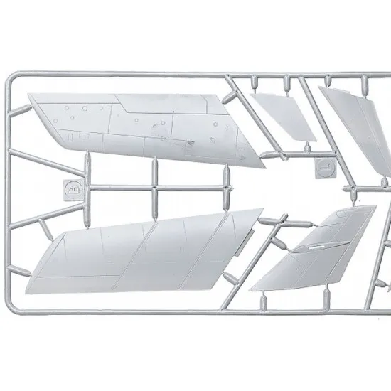AVIS AV72014 - 1/72 - LAVOCHKIN LA-200 WITH KORSHUN RADAR MODEL KIT