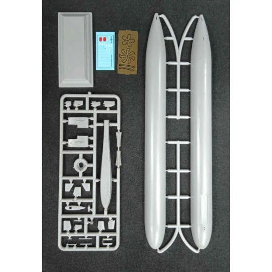 Mikro Mir 350-041 - 1/350 - SSN-597 Tullibee. US military boat