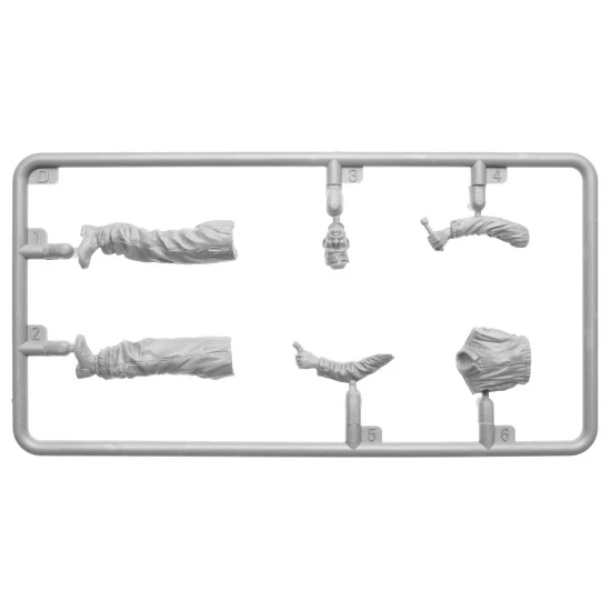 Miniart 35348 - 1/35 German Tankers Refueling, WWII military miniatures scale