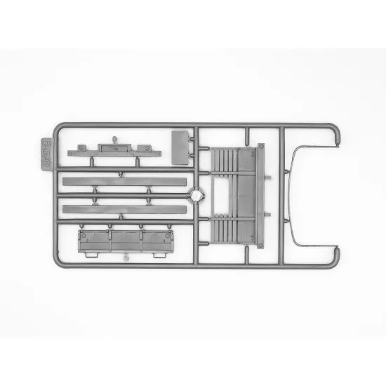 ICM 35510 - 1/35 II MB Studebaker US6 with Soviet drivers WWII 1941-1945