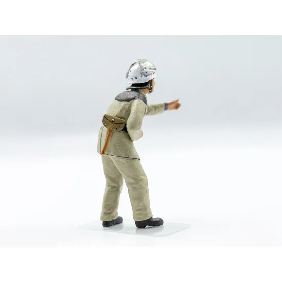 ICM 35623 - 1/35 - Soviet firefighters (1980s) scale plastic model kit