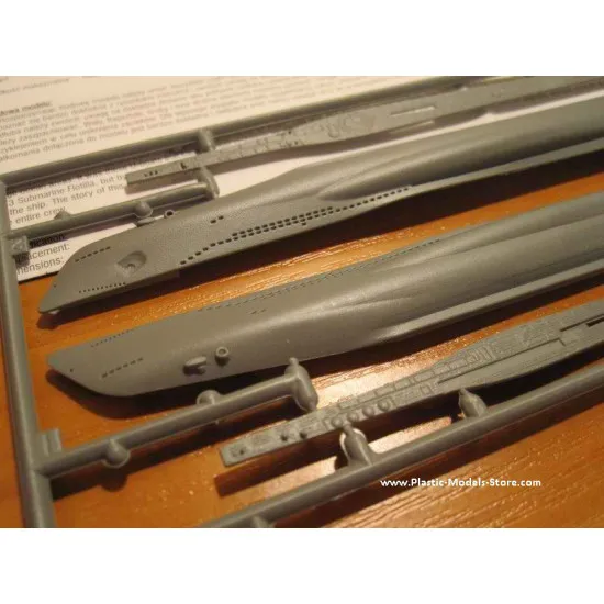 U-571 Type VIIC German Submarine WWII 1/400 Mirage 40049 U-571 Type VIIC German Submarine WWII 1/400 Mirage 40049