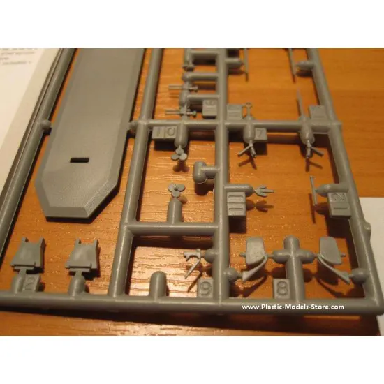 U-571 Type VIIC German Submarine WWII 1/400 Mirage 40049 U-571 Type VIIC German Submarine WWII 1/400 Mirage 40049